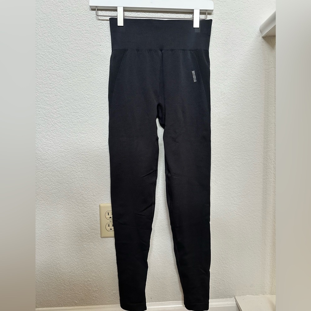 Gymshark Black Leggings Streamlined Fit Elastic Cuffs
